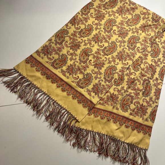 ✨Paisley Patterned Yellow Red and Orange scarf with fringe - Picture 6 of 9